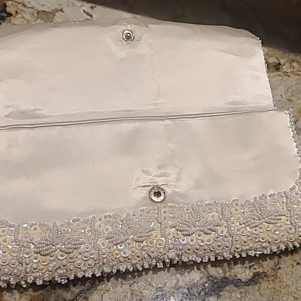 Satin, Pearl & sequined evening bag. Vtg. L9. 5